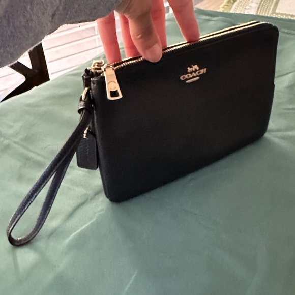 Coach double zip wristlet/wallet - Picture 2 of 8